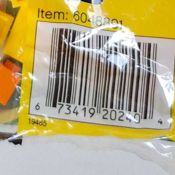 Lego 40077 Geoffrey Polybag Toys R Us Exclusive New Sealed RETIRED 90 Pieces - Picture 4 of 4